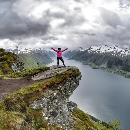 Fully Equipped By The Fjord * Volda