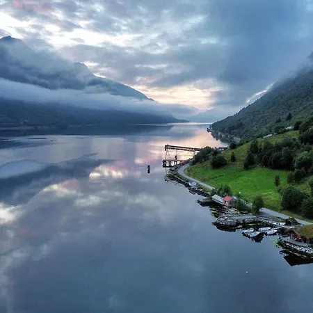 Fully Equipped By The Fjord Tatil Evi