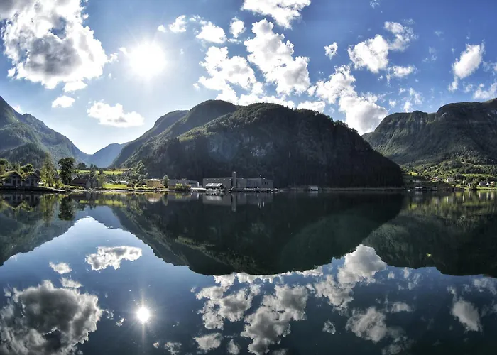 Fully Equipped By The Fjord * Volda