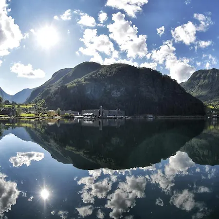 Fully Equipped By The Fjord * Volda